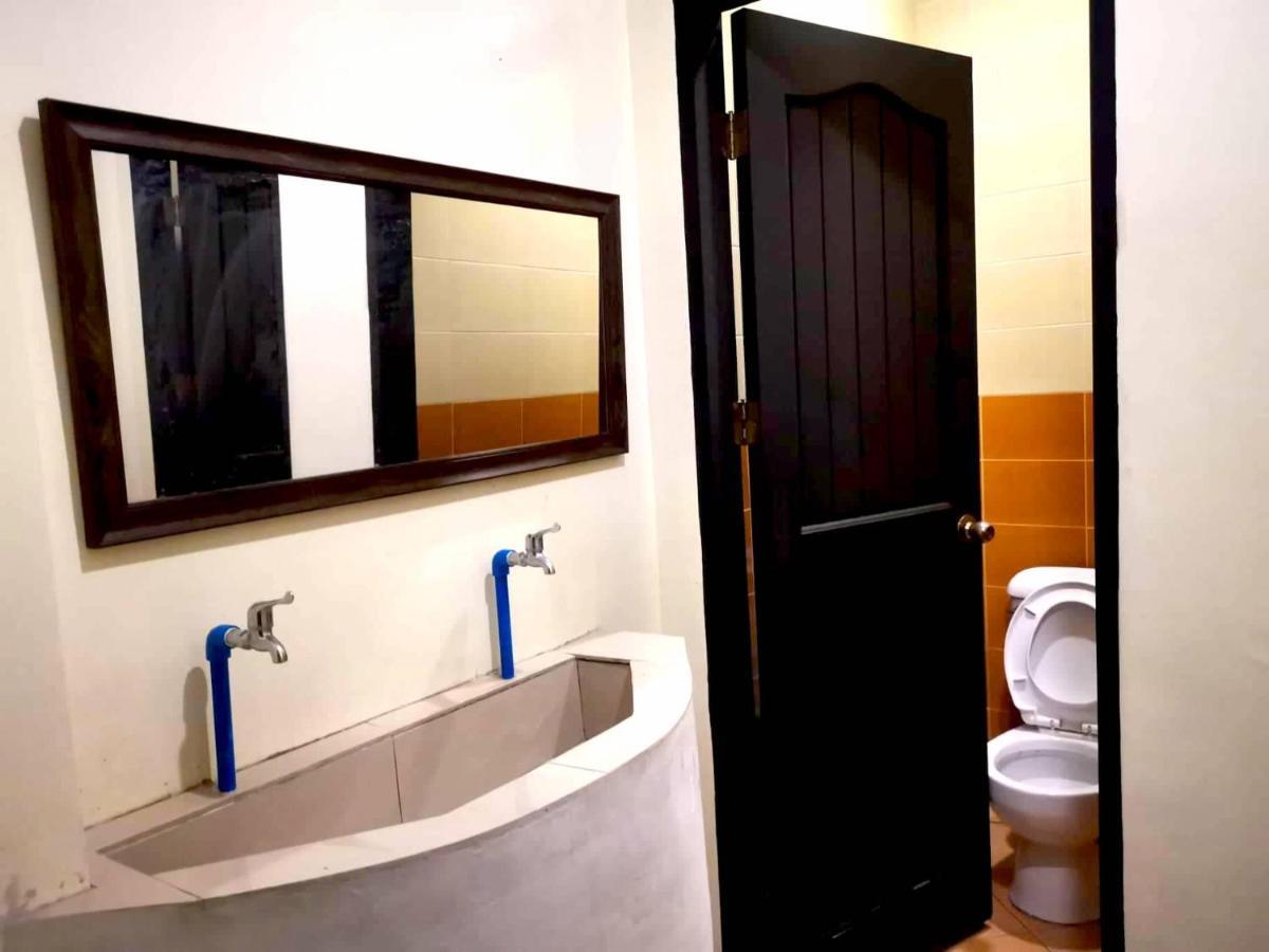 The Runway Inn - Mactan Cebu Lapu-Lapu City Eksteriør billede
